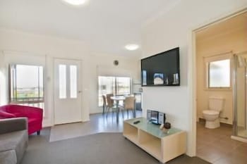 Werribee Short Stay Villas & Accommodation - Holiday Sunshine Coast 4
