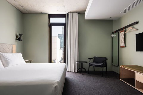 Alex Hotel - Holiday Sunshine Coast 3