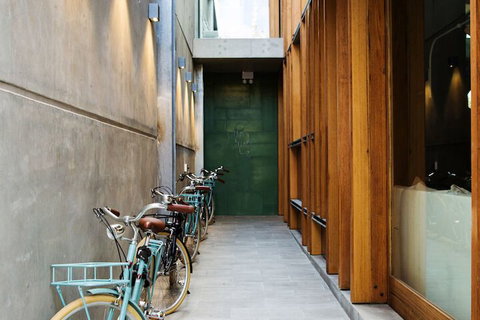 Alex Hotel - Holiday Sunshine Coast 1