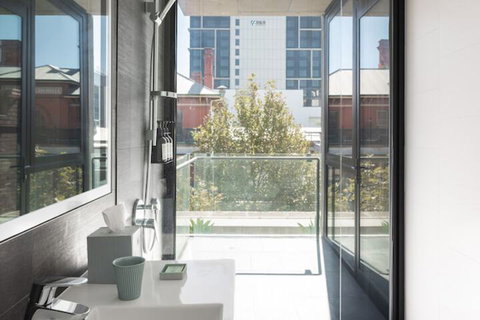 Alex Hotel - Holiday Sunshine Coast 4