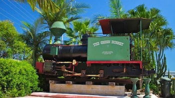 A Railway Lodge - Holiday Sunshine Coast 1