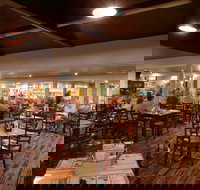 Bribie Island Hotel - Holiday Sunshine Coast