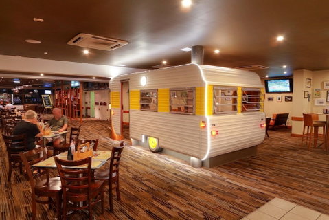 Bribie Island Hotel - Sunshine Coast Tourism 2