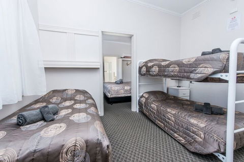 Blue Lake Motel - Holiday Sunshine Coast 5