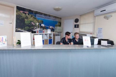 Blue Lake Motel - Holiday Sunshine Coast 0