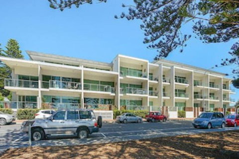 Breeze Beachfront Apartments - Sunshine Coast Tourism 0