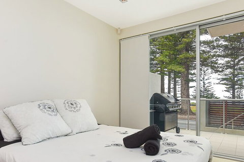 Breeze Beachfront Apartments - Sunshine Coast Tourism 7