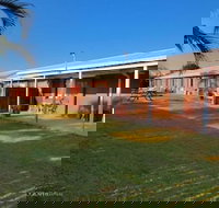 Morayfield Tavern  Motel - Holiday Sunshine Coast