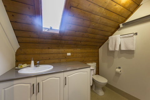 The Racecourse Inn - Holiday Sunshine Coast 3