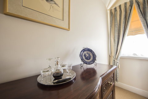 The Racecourse Inn - Holiday Sunshine Coast 5