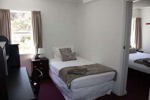 The Lions Lair - Sunshine Coast Tourism 3