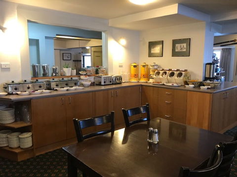 The Lions Lair - Sunshine Coast Tourism 1