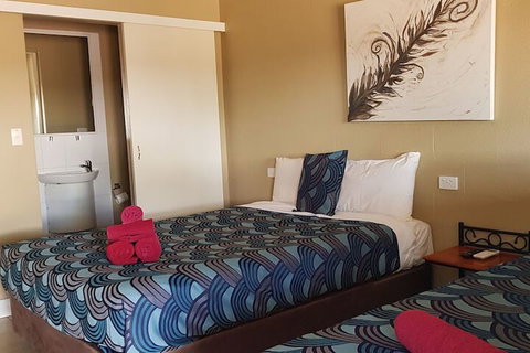 Beagle Motor Inn - Sunshine Coast Tourism 5