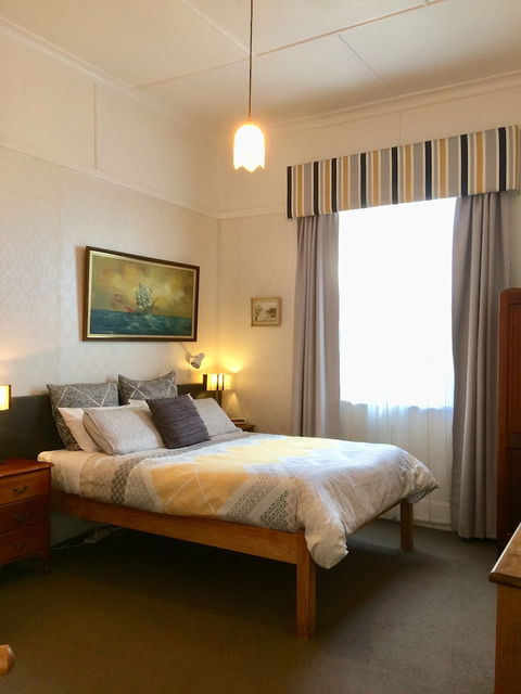 Strahan Wilderness Lodge - Sunshine Coast Tourism 6
