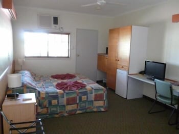 Landsborough Lodge Motel - Sunshine Coast Tourism 4