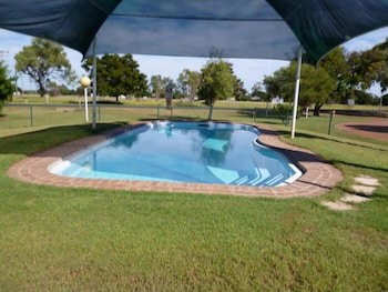 Landsborough Lodge Motel - Sunshine Coast Tourism 1