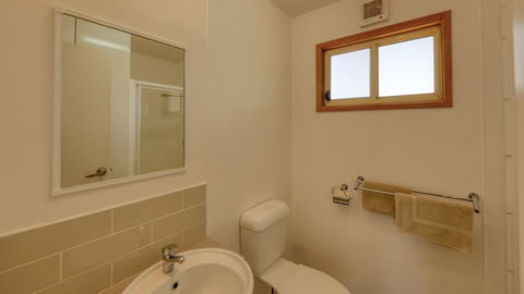 Cobar Caravan Park - Sunshine Coast Tourism 6