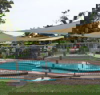 Moura Caravan Park - Holiday Sunshine Coast