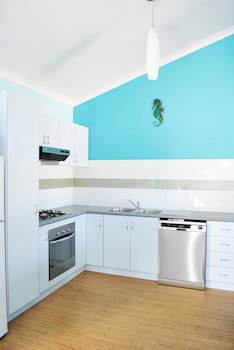 Driftwood Apartments - Holiday Sunshine Coast 6