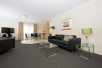 Accommodate Canberra - Kingston Court - Holiday Sunshine Coast 0