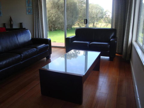 Absolute Waterfront Cottage - Sunshine Coast Tourism 2
