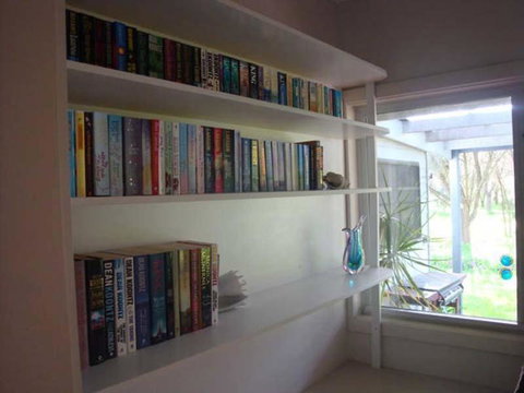 Absolute Waterfront Cottage - Sunshine Coast Tourism 1