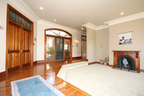 Relaxin - Holiday Sunshine Coast 4