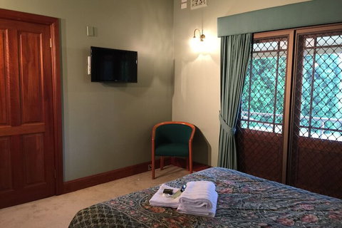 Relaxin - Holiday Sunshine Coast 2