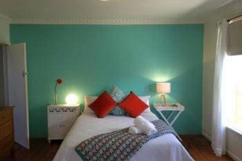 Queenscliff Hotel - Holiday Sunshine Coast 2