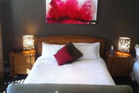 Queenscliff Hotel - Holiday Sunshine Coast 3