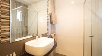 Euston Club Motel - Holiday Sunshine Coast 1
