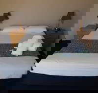 Gateshead Tavern Motel - Holiday Sunshine Coast