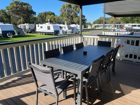 Victor Harbor Holiday & Cabin Park - Holiday Sunshine Coast 3