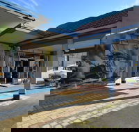 Ship Inn Motel - Holiday Sunshine Coast