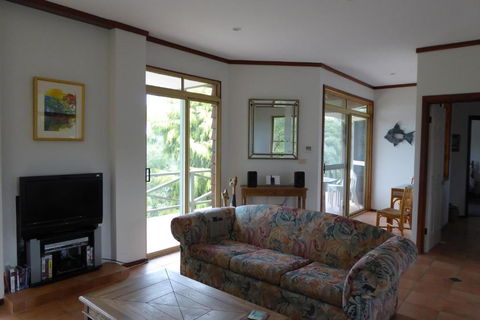 Sea Banksia - Sunshine Coast Tourism 2