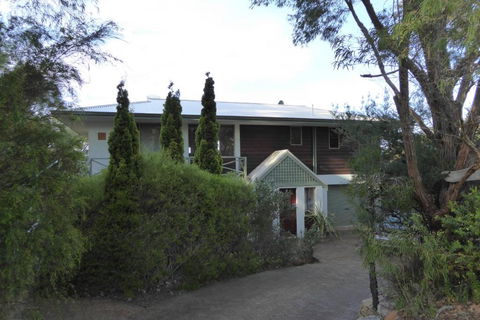 Sea Banksia - Sunshine Coast Tourism 4
