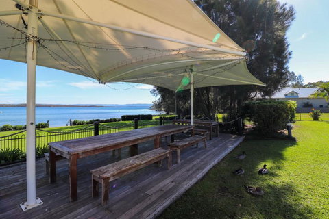 Dollarbird Treetops Townhouse - Holiday Sunshine Coast 5