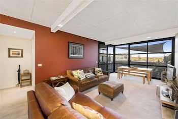 Accommodate Canberra - Dockside - Holiday Sunshine Coast 4