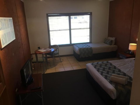 Gidgee Inn Motel - Sunshine Coast Tourism 5