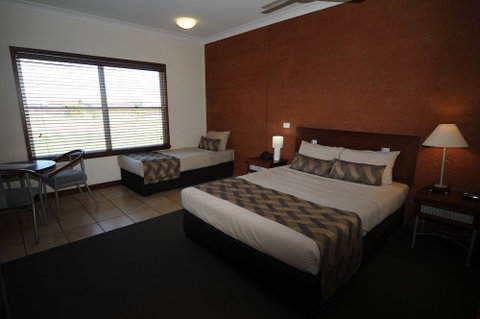 Gidgee Inn Motel - Sunshine Coast Tourism 2