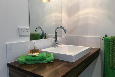 Bremer Bay B & B - Holiday Sunshine Coast 7