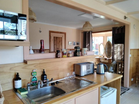 Friends In Harcourt North - Holiday Sunshine Coast 3