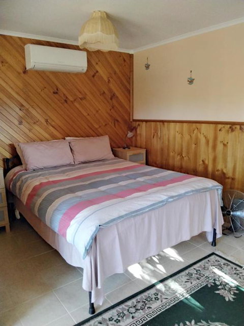 Friends In Harcourt North - Holiday Sunshine Coast 1