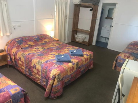 Injune Motel - Sunshine Coast Tourism 3