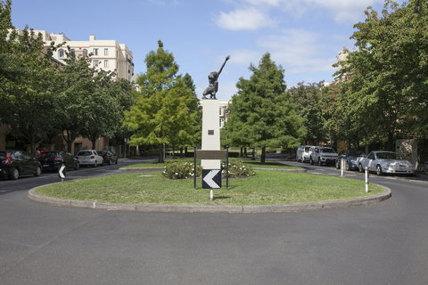 BOUTIQUE STAYS - Wellington Mews - Sunshine Coast Tourism 0