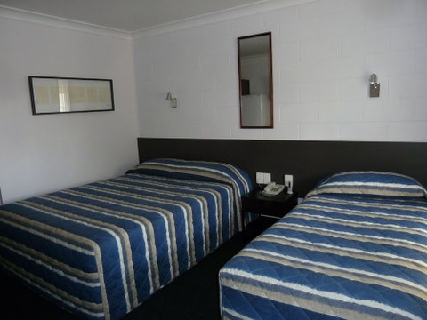 Mandalay Motel - Sunshine Coast Tourism 1