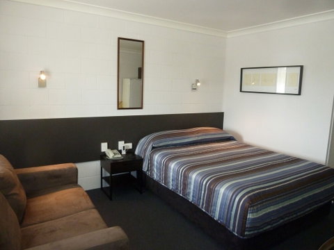 Mandalay Motel - Sunshine Coast Tourism 4