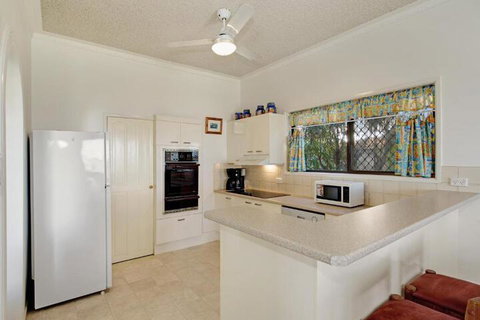 Keiths Place - Holiday Sunshine Coast 2