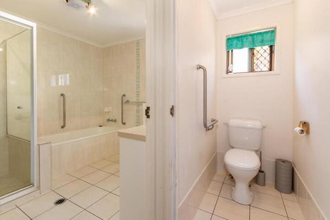 Keiths Place - Holiday Sunshine Coast 4