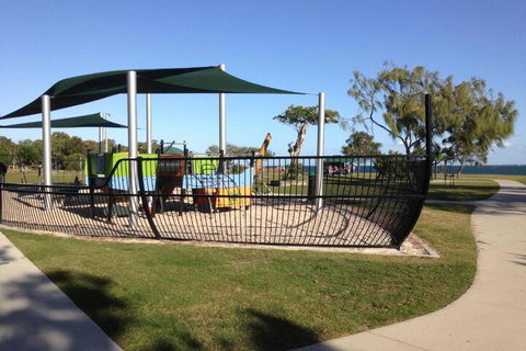 Keiths Place - Holiday Sunshine Coast 3